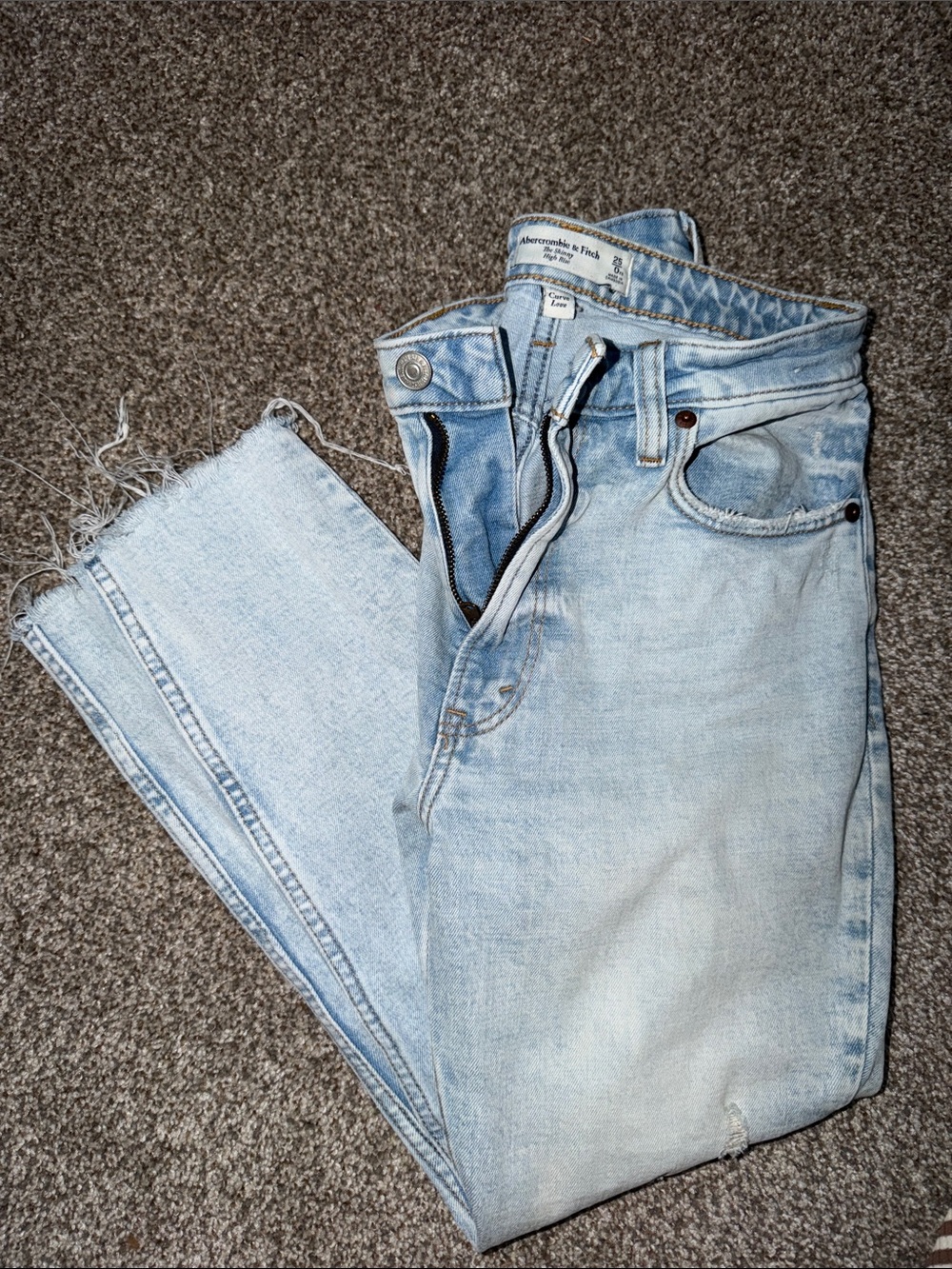 Abercrombie & Fitch Light Blue Cropped Ankle Jeans